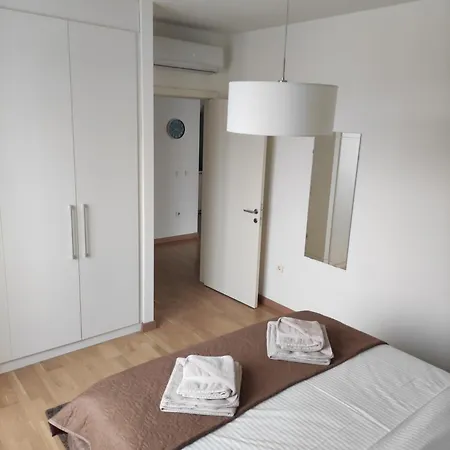 Waterfront Comfortable Apartment *