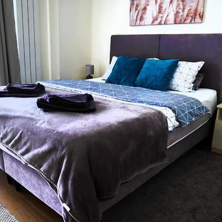 Waterfront Comfortable Apartment *